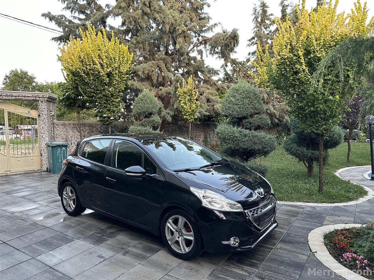 PEUGEOT 208 “ AUTOMATIK “ DIZEL RKS 2012 Prishtinë